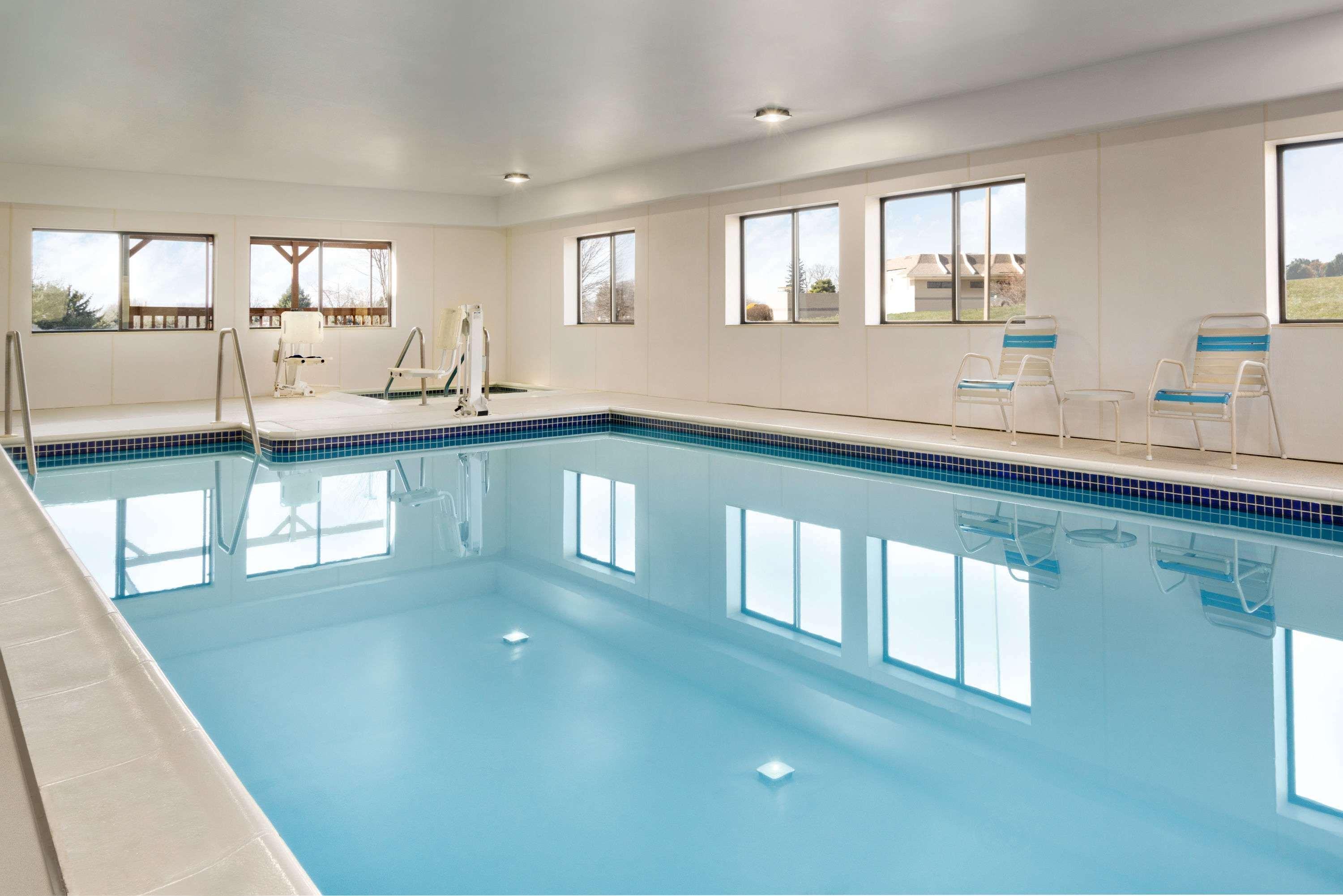 Отель Super 8 By Wyndham Chambersburg I-81 Экстерьер фото