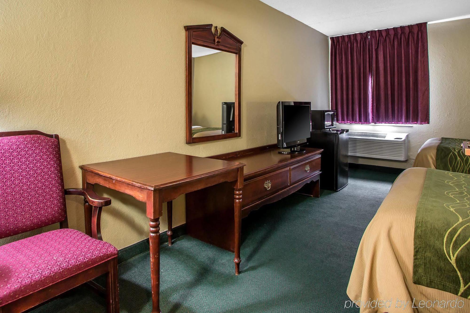 Отель Super 8 By Wyndham Chambersburg I-81 Экстерьер фото