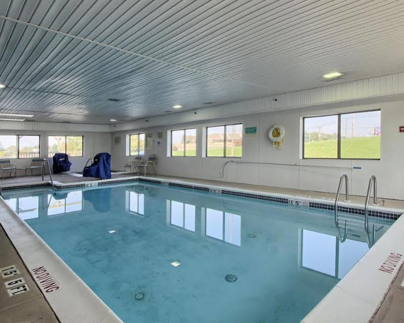 Отель Super 8 By Wyndham Chambersburg I-81 Экстерьер фото