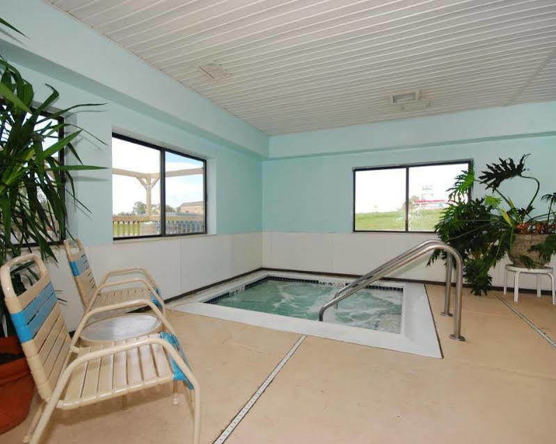 Отель Super 8 By Wyndham Chambersburg I-81 Экстерьер фото