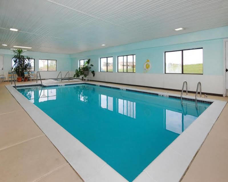 Отель Super 8 By Wyndham Chambersburg I-81 Экстерьер фото