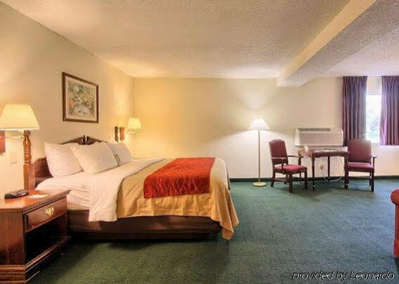 Отель Super 8 By Wyndham Chambersburg I-81 Экстерьер фото
